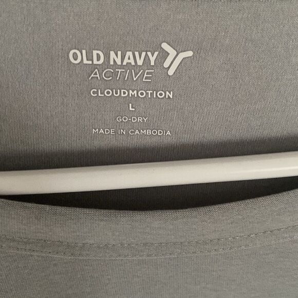 Old Navy CloudMotion Blue Gray Long Sleeve Top. Size Large. NWOT - Picture 2 of 4